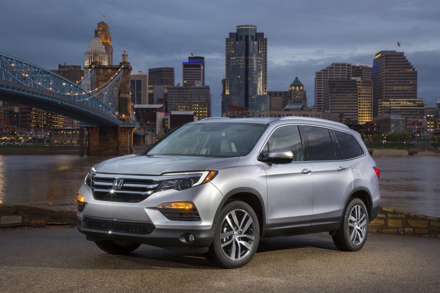  Honda Pilot 2015 года  (фото 21 из 107)